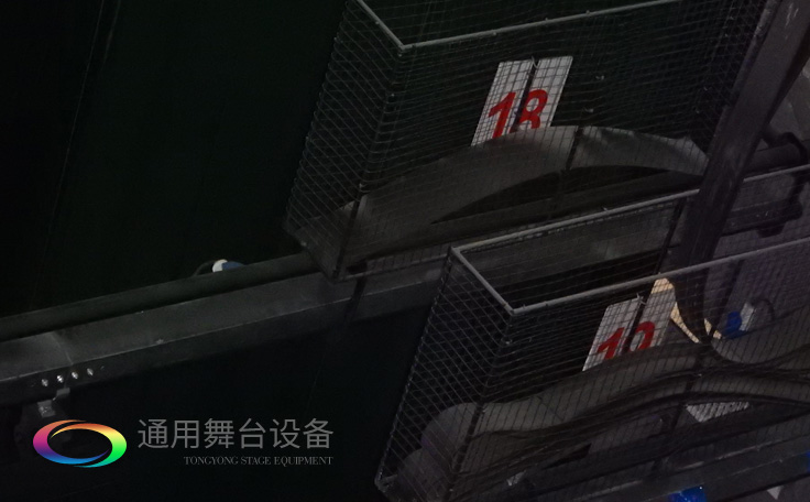 供應(yīng)舞臺專用電動舞臺吊桿機(jī),拉幕機(jī),大卷筒等舞臺專用機(jī)械設(shè)備